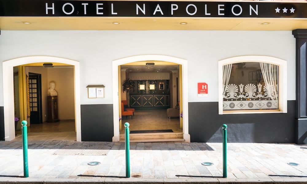 Napoleon Hotel อฌักซิโอ้ ภายนอก รูปภาพ